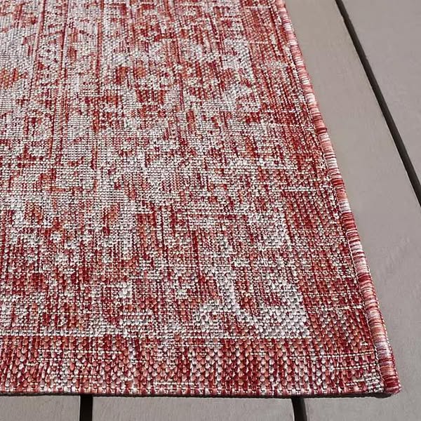 Safavieh Resort Indoor/Outdoor Rug Collection, 8' x 10'