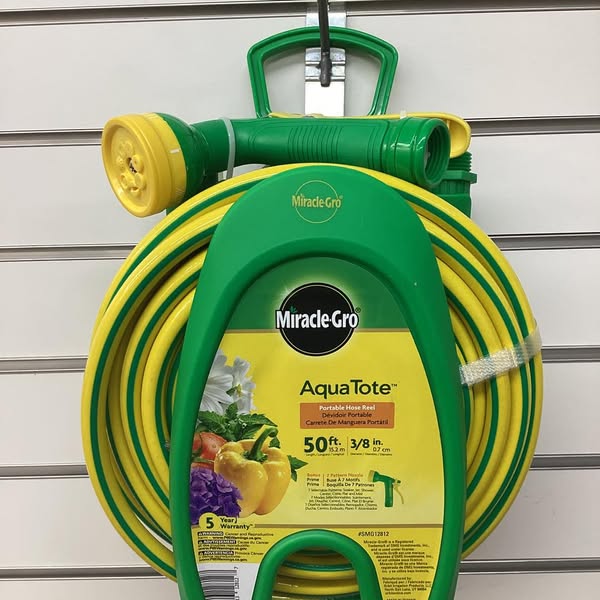 Miracle-Gro Aqua Tote Mini Hose Reel with Nozzle