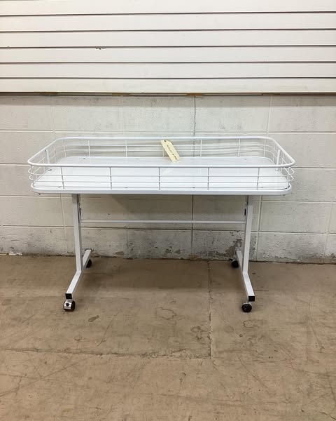 Econoco Folding Dump Table