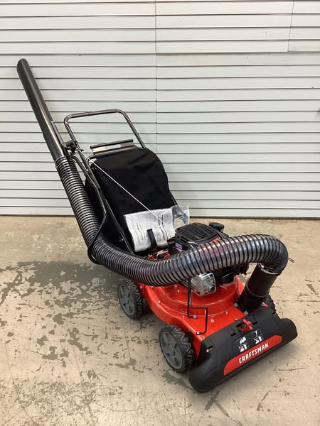 CRAFTSMAN 24.0-in 163-cc Chipper Shredder Lawn Vacuum