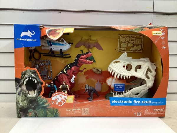 Animal Planet Electronic Fire Skull Playset