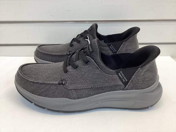 Skechers Men's Hands Free Swift Fit Canvas Sneaker Size 11
