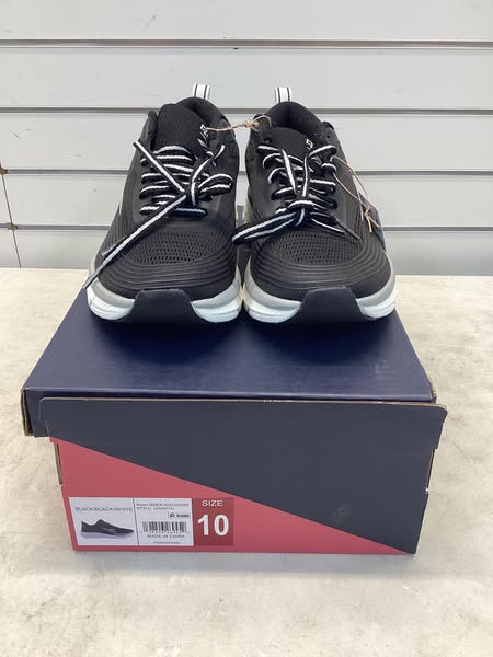 Reebok Women's Road Strider Running Shoe Size 10
