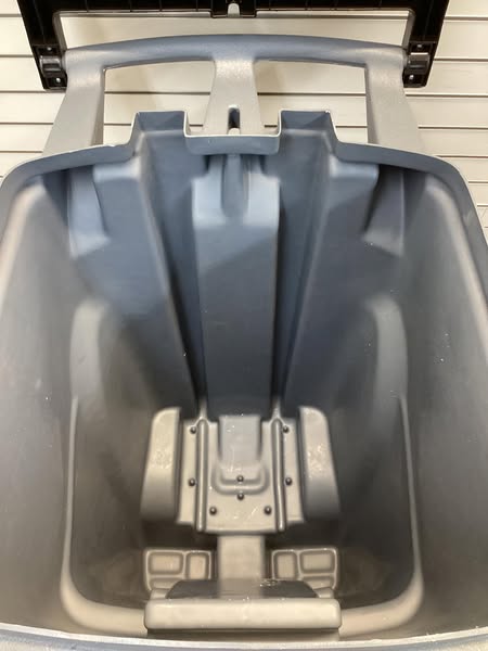 RUBBERMAID COMMERCIAL 65 gal Rectangular Trash Can