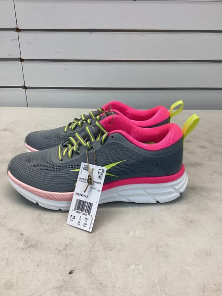 Reebok Women's Road Strider Running Shoe Size 7.5