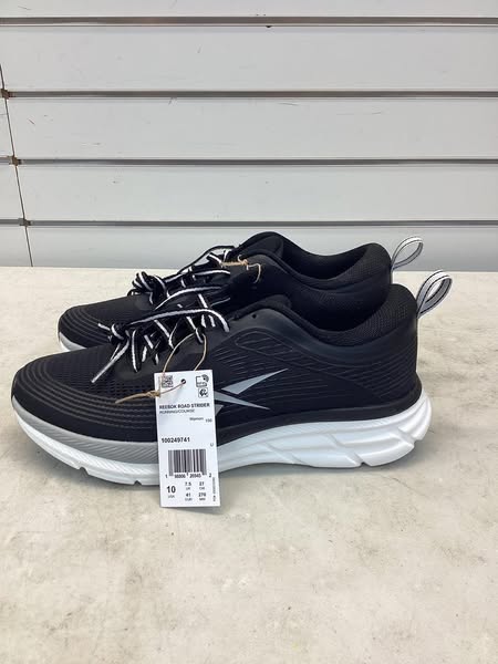 Reebok Women's Road Strider Running Shoe Size 10