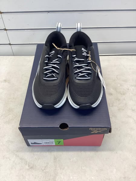Reebok Women's Road Strider Running Shoe Size 7