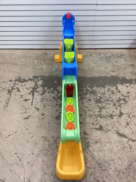 Simplay3 Rushing River Falls Water Play Table for Child 2 Years and up