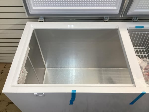 Hamilton Beach 82 in 30 cu. ft. Manual Defrost Dual Door Chest Freezer
