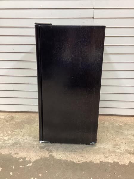 Frigidaire 3.2 Cu. ft. Retro Compact Refrigerator with Side Bottle Opener, Black
