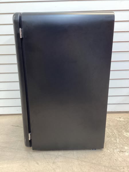 Frigidaire Retro Compact Refrigerator with Chiller, 3.2 cu ft
