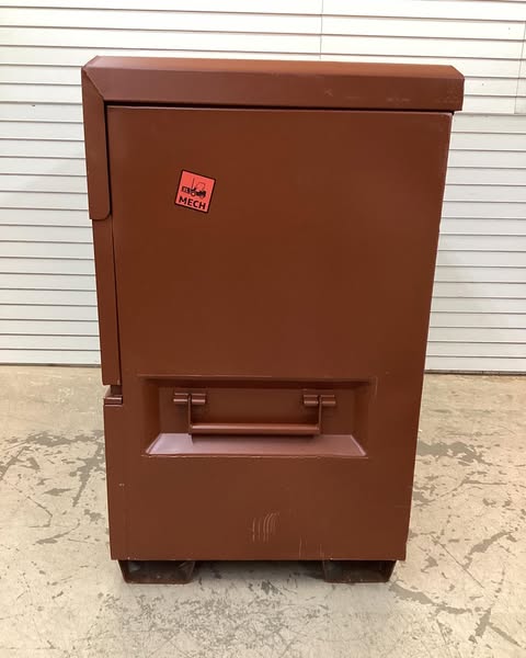 Crescent Jobox 60 in. W x 31 in. D x 51 in. H Heavy Duty Piano Box with Site-Vault Locking System