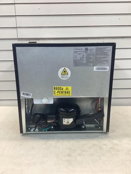 Frigidaire 1.1 cu. ft. Upright Freezer with Manual Defrost in Platinum