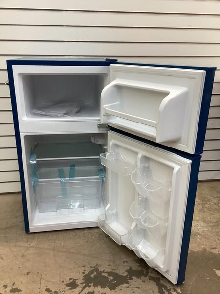 Frigidaire 19 in. 3.2 cu. ft. 2 Door Retro Mini Refrigerator