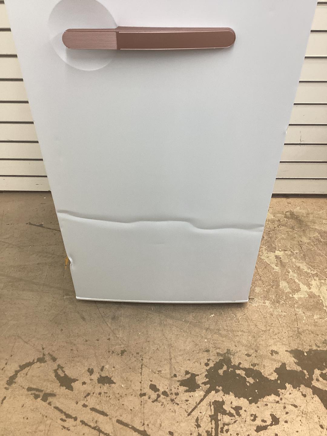 Frigidaire 7.5 cu. ft. Mini Refrigerator with Top Freezer and Rose Gold Handles in White