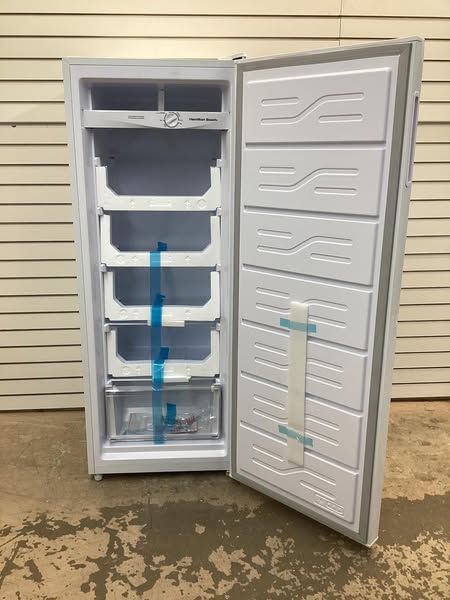 Hamilton Beach 6.8 cu. ft Manual Defrost Upright Convertible Freezer/Refrigerator in White