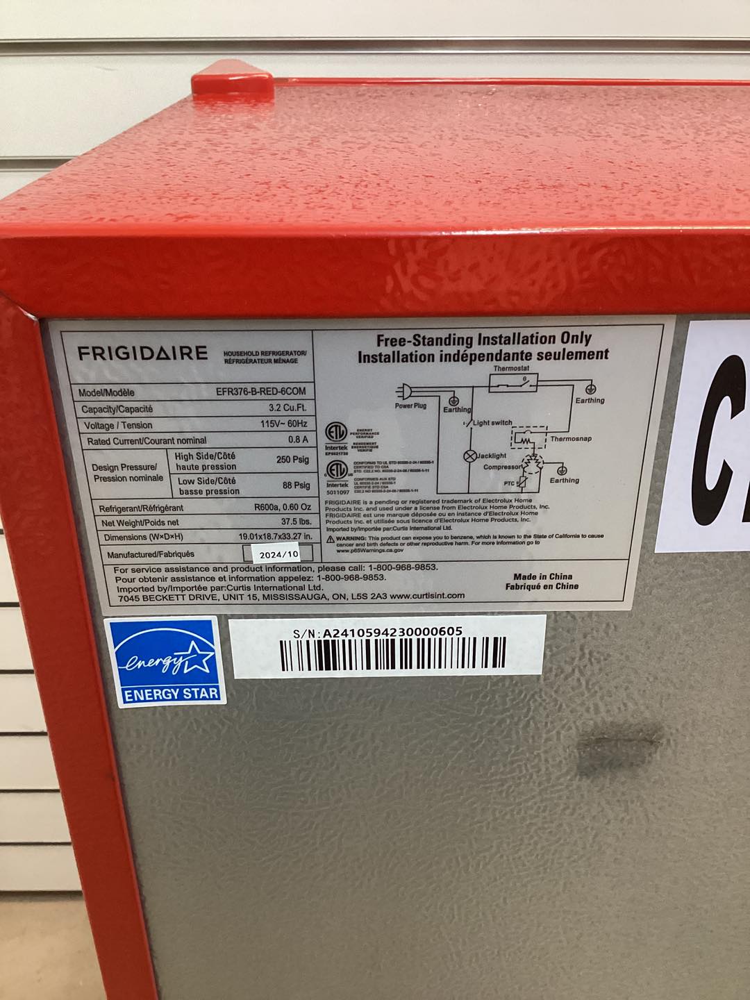 Frigidaire 3.2 cu. ft. Retro Mini Fridge in Red