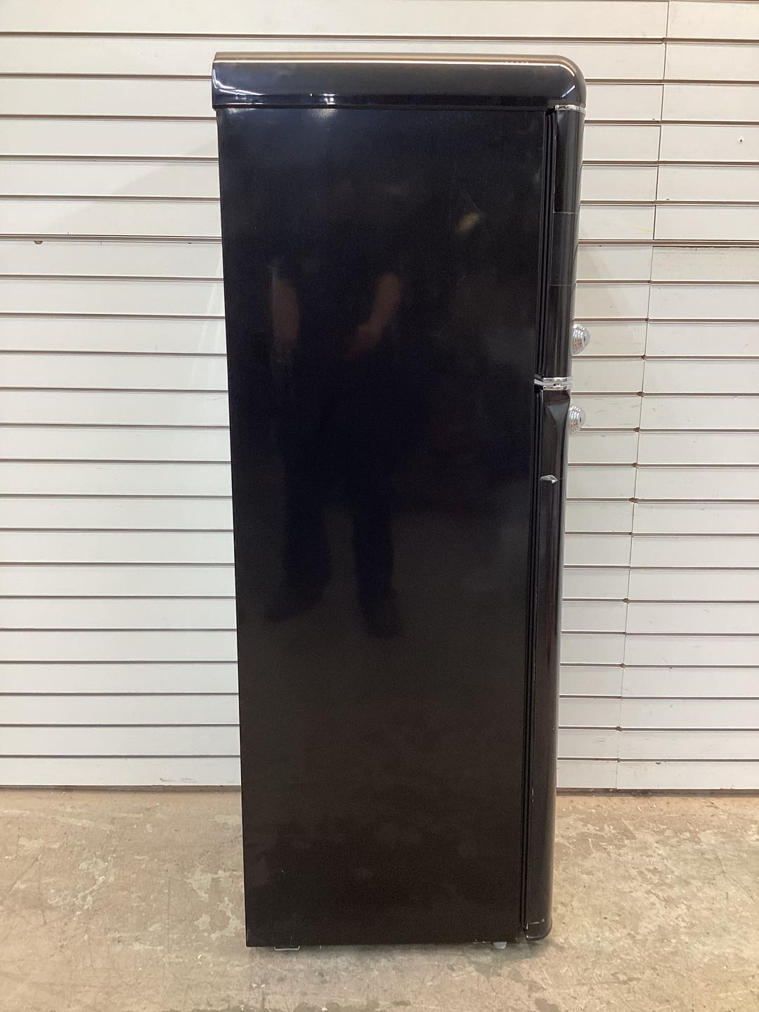 Frigidaire 7.5 cu. ft. Mini Fridge in Black with Rounded Corners and Top Freezer