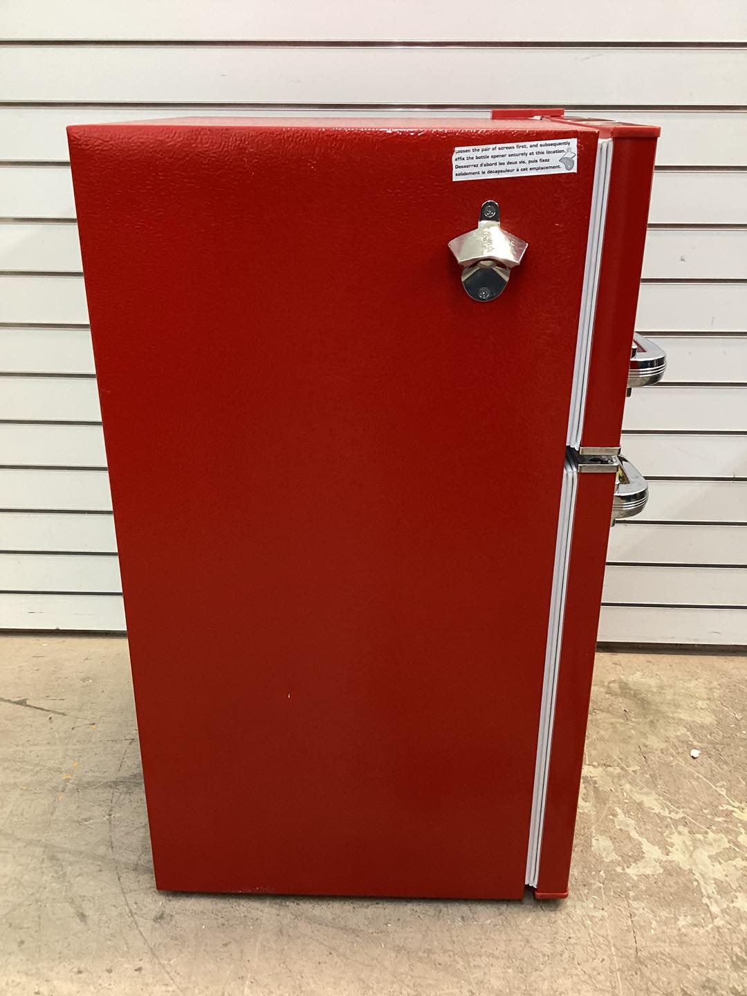 Frigidaire 3.1 cu. ft. 2 Door Retro Mini Fridge in Red