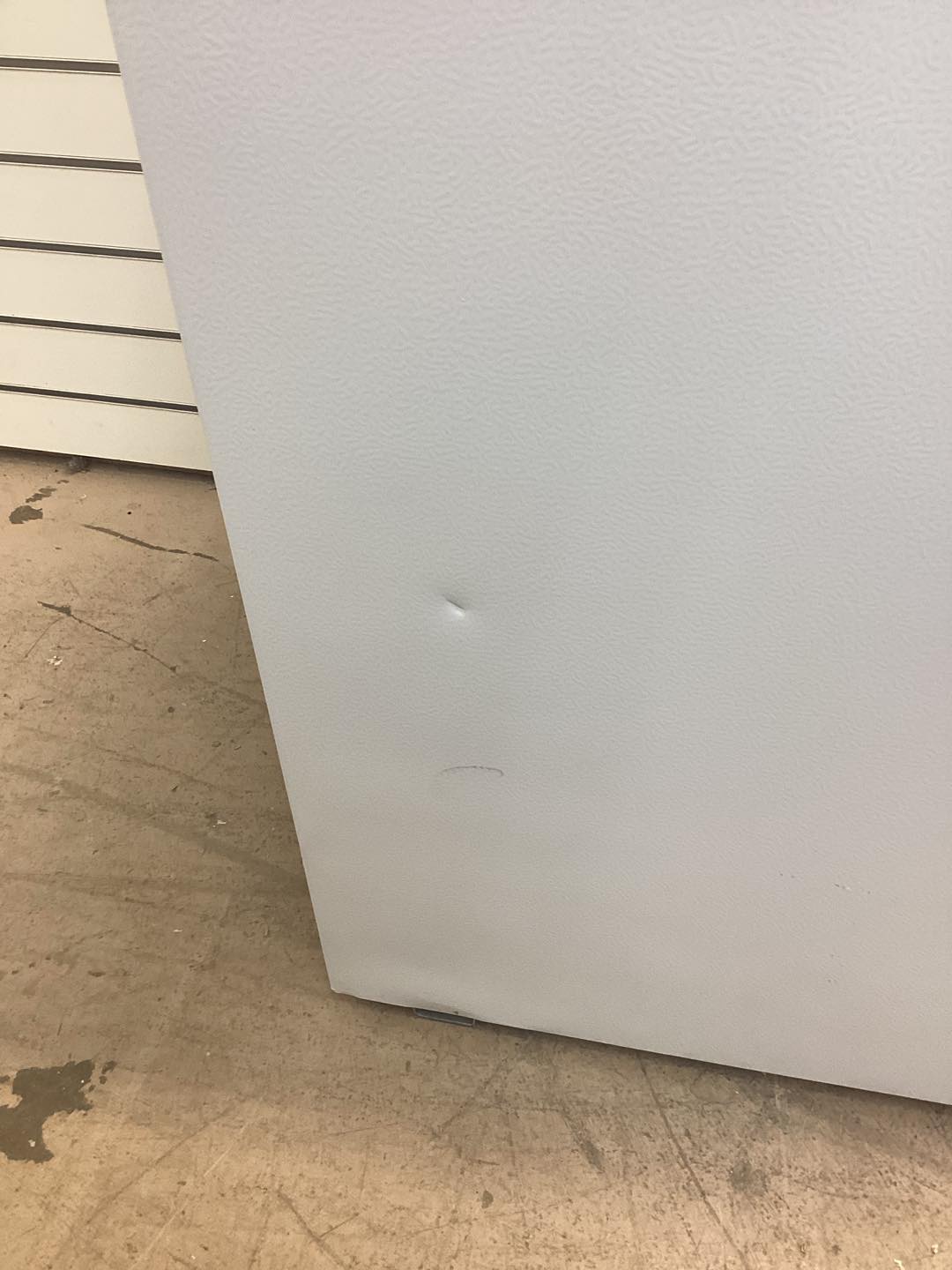 Frigidaire 4.5 cu. ft. Retro Mini Refrigerator with Freezer in White