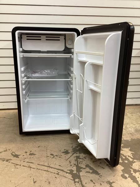 Frigidaire Retro Compact Refrigerator with Chiller, 3.2 cu ft