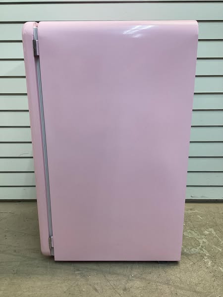 Frigidaire 3.2 cu. ft. Mini Retro Fridge in Pink with Freezer
