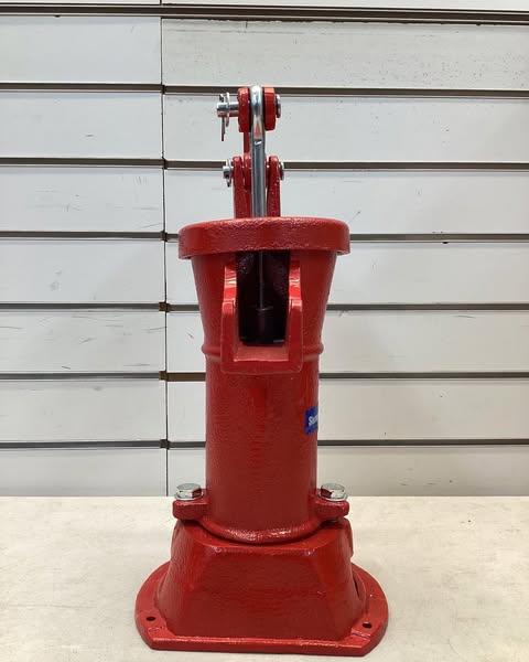 SIMMONS Pitcher Pump: Cast Iron, 15 in Overall Ht, 1 1/4 in Inlet Dia