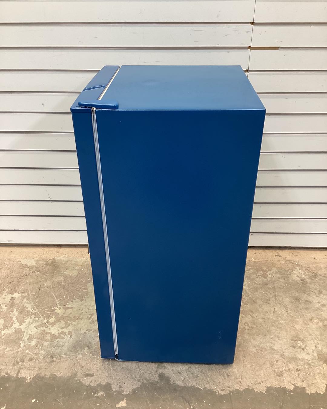 Frigidaire 3.2 cu. ft. Retro Mini Refrigerator with Side Bottle Opener in Blue
