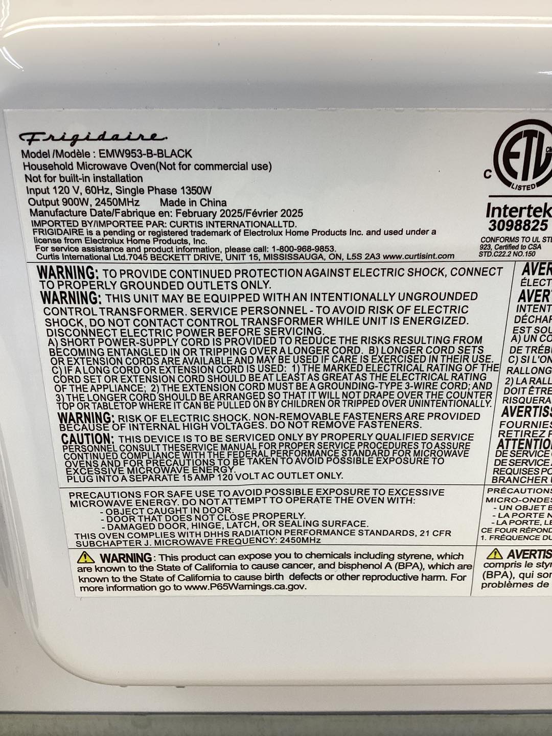 Frigidaire 19 in. 0.9 cu. ft. Microwave in Black