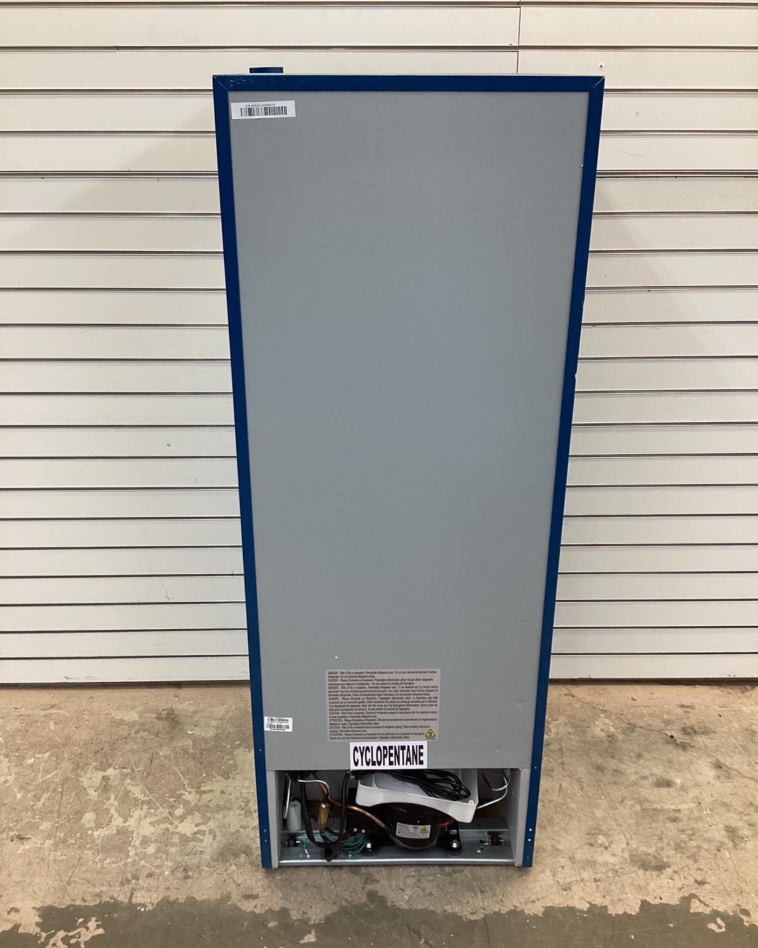 Frigidaire 21.5 in. 7.5 cu. ft. Mini Refrigerator with Top Freezer and Chrome Handles in Blue