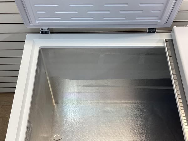 Hamilton Beach 66.3 in. 17 cu. ft. Manual Defrost Chest Freezer in White