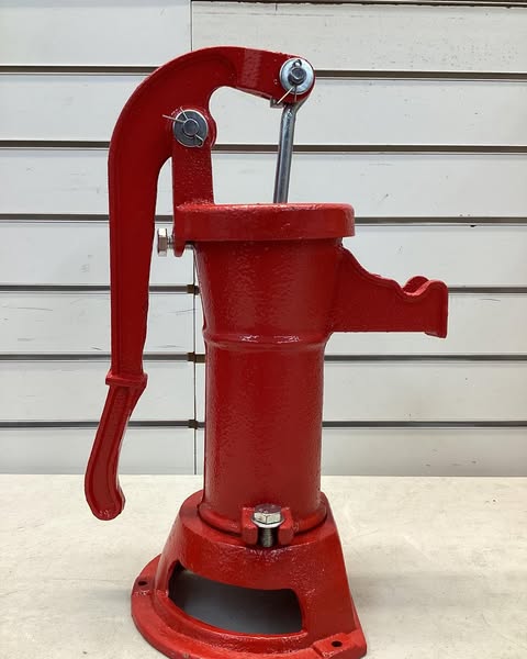SIMMONS Pitcher Pump: Cast Iron, 15 in Overall Ht, 1 1/4 in Inlet Dia