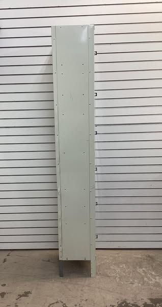 HALLOWELL Box Locker