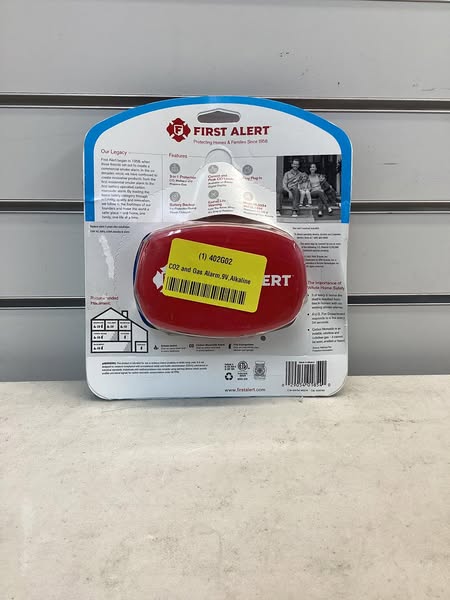 FIRST ALERT Carbon Monoxide and Gas Alarm: Plug-In, Battery Backup, Explosive Gas/CO Detector