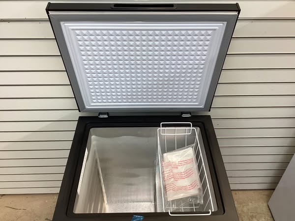 Montgomery Ward 5.0 Cu. Ft. Chest Freezer