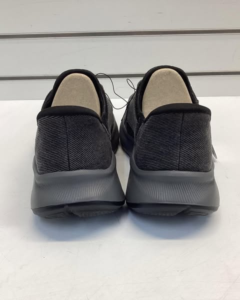 Skechers Men's Hands Free Swift Fit Canvas Sneaker Size 8 Color Black