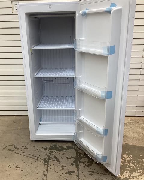 Hamilton Beach, 10.1 cu. Ft. Upright Freezer, White