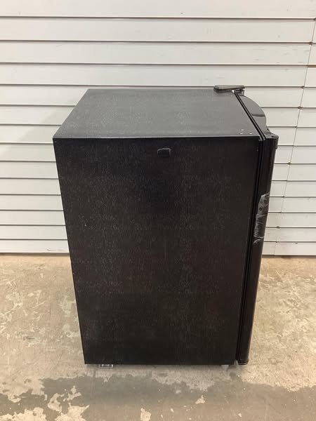 RCA 4.6 cu. ft. Mini Fridge in Black