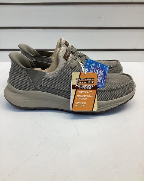 Skechers Men's Hands Free Swift Fit Canvas Sneaker Size 8