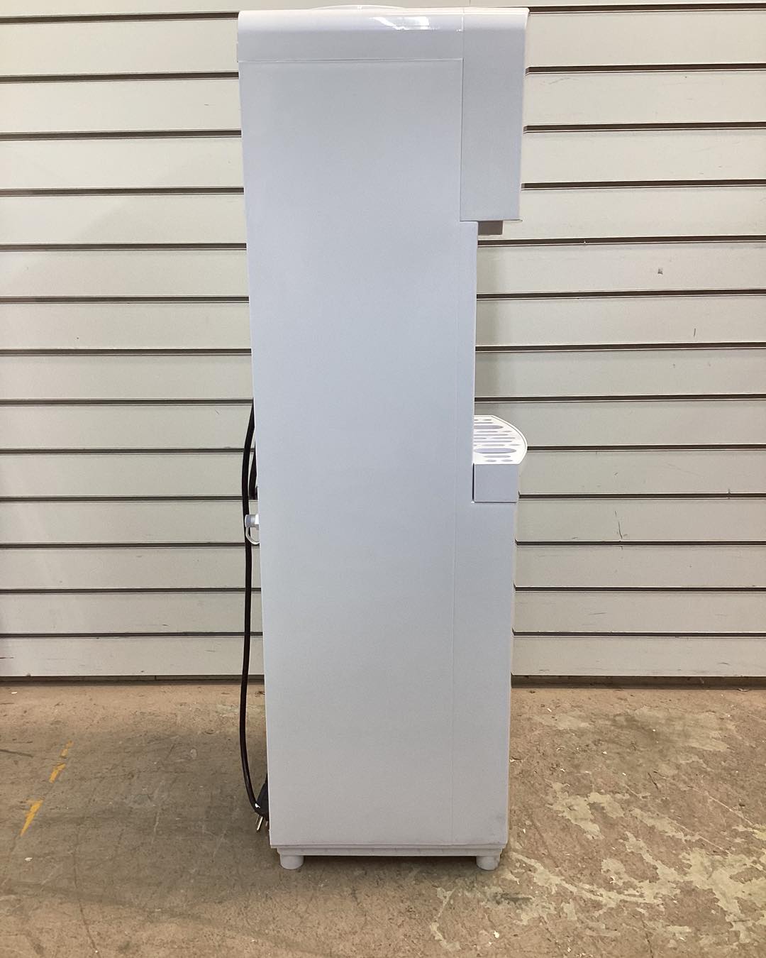Frigidaire 3 Gal. or 5 Gal. Hot and Cold Water Dispenser in White