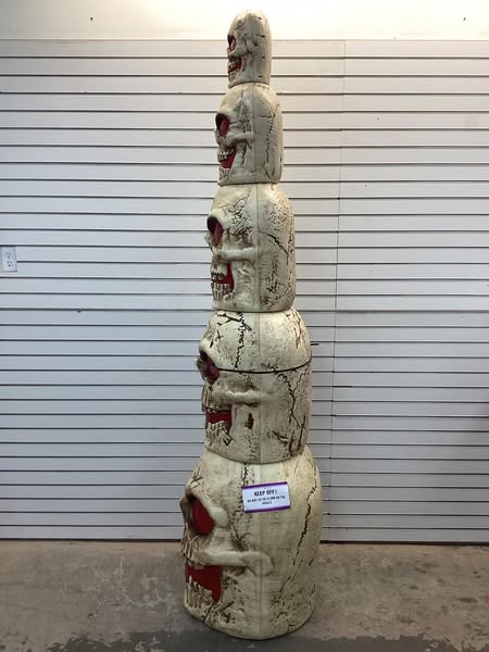 Home Accents Holiday 8 ft. Grave & Bones GIANT-SIZED LED Skull Stack