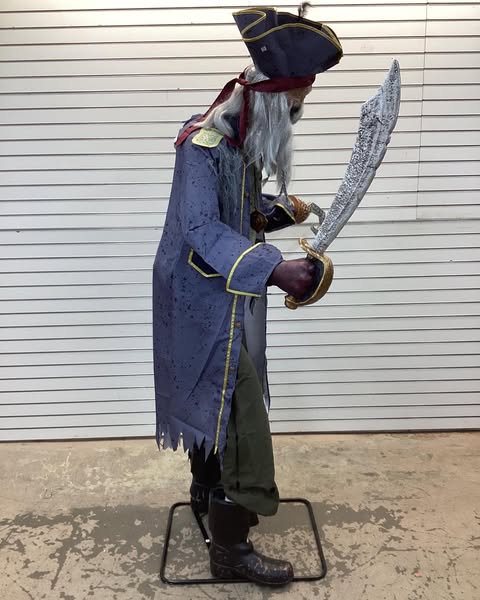 7 ft. Animated LED Captain Cuts