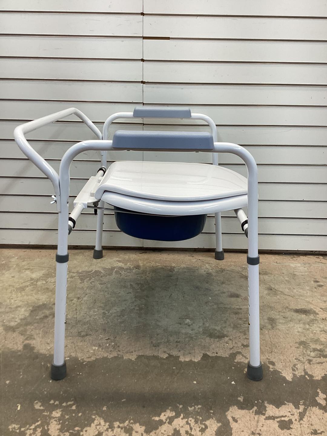 BIG JOHN Commode Chair