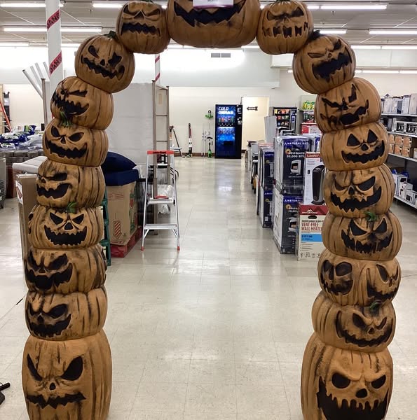 Home Accents Holiday 7.5 ft. Halloween Classics Jack-O-Lantern Archway