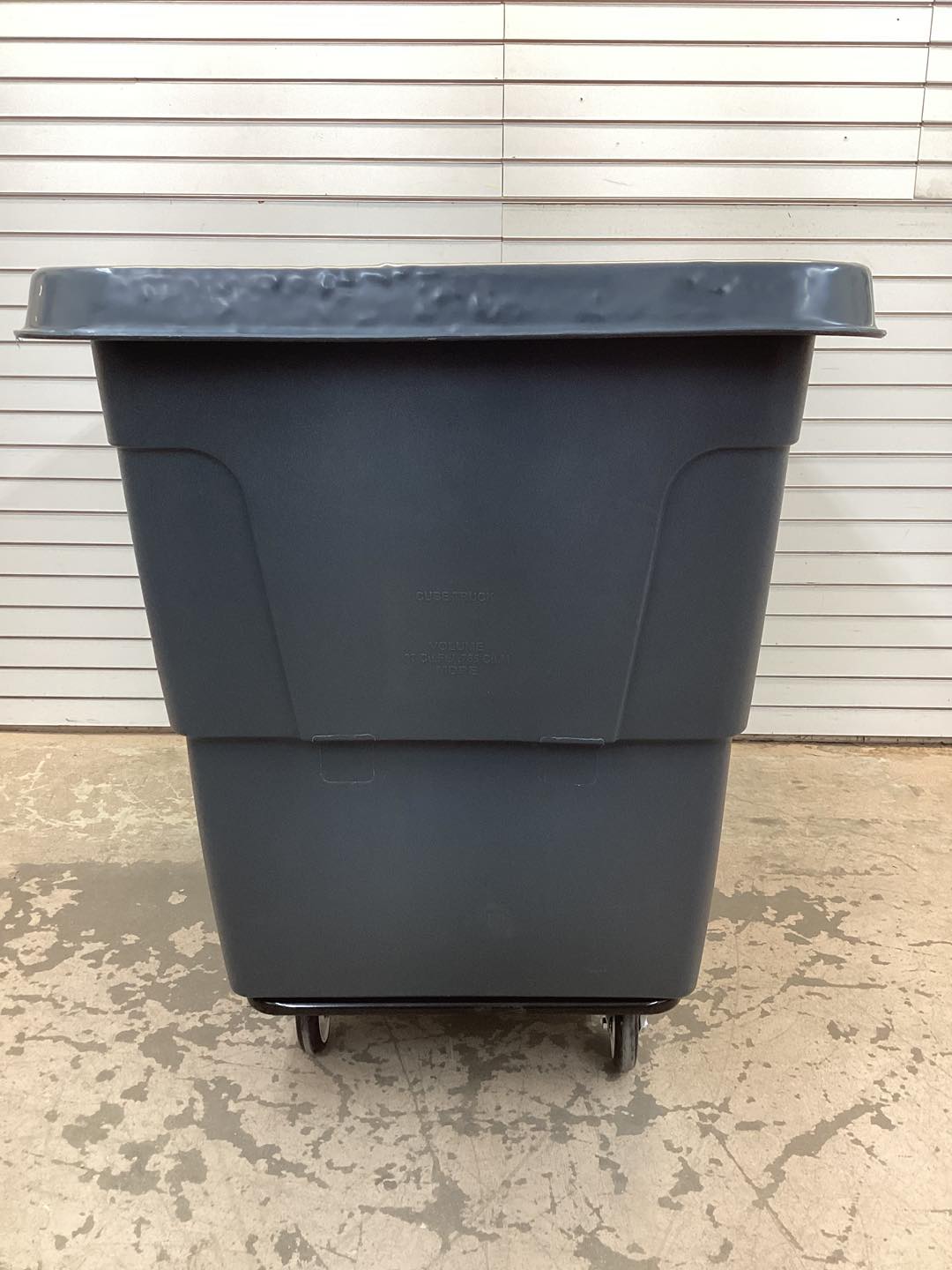 General Purpose Cube Truck: 27 cu ft Cubic Foot Capacity, 800 lb Load Capacity, Gray
