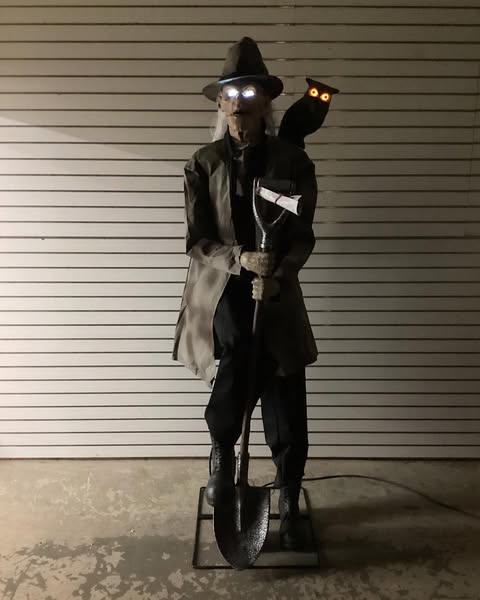 6.5 ft Grave and Bones Animated LED Gravedigger Halloween Prop Animatronic
