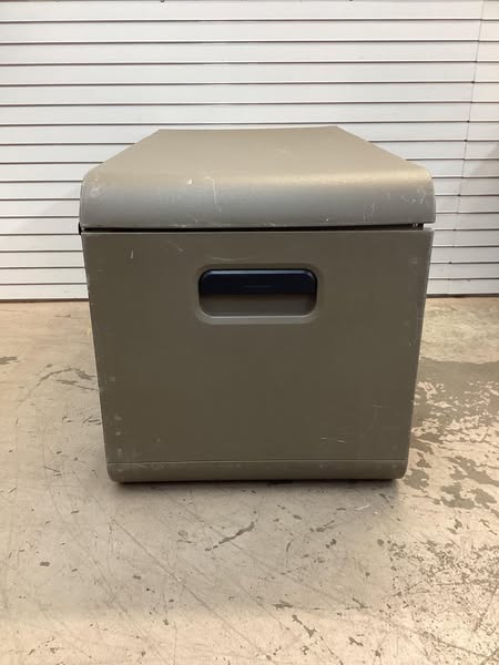 Lifetime Modern Deck Box 165 Gallon - Lightly Used