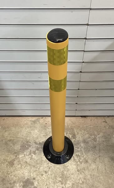 Delineator Post