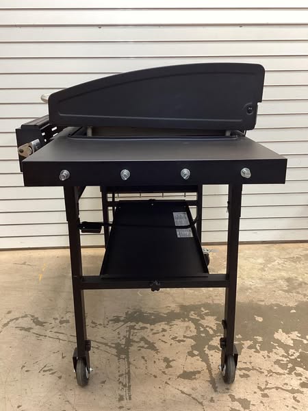 Blackstone 36 in. Griddle with Hinged Hood, Front Shelf - Lightly Used