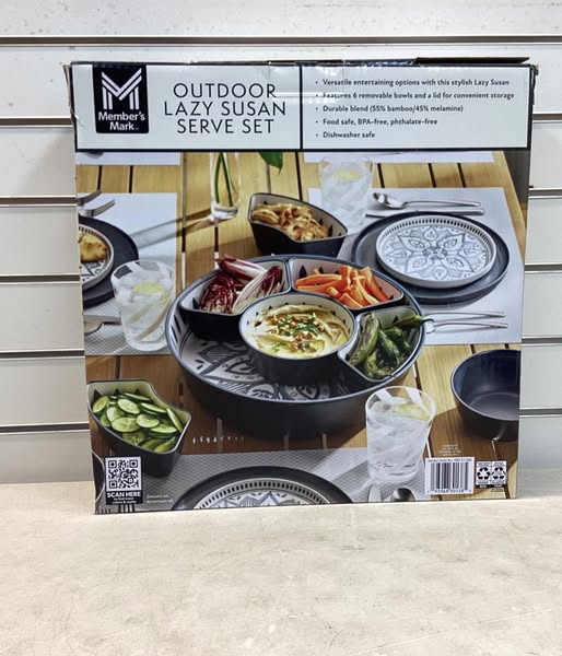 Member's Mark Bamboo Melamine 6-Section Serving Platter with Lazy Susan Base and Storage Lid